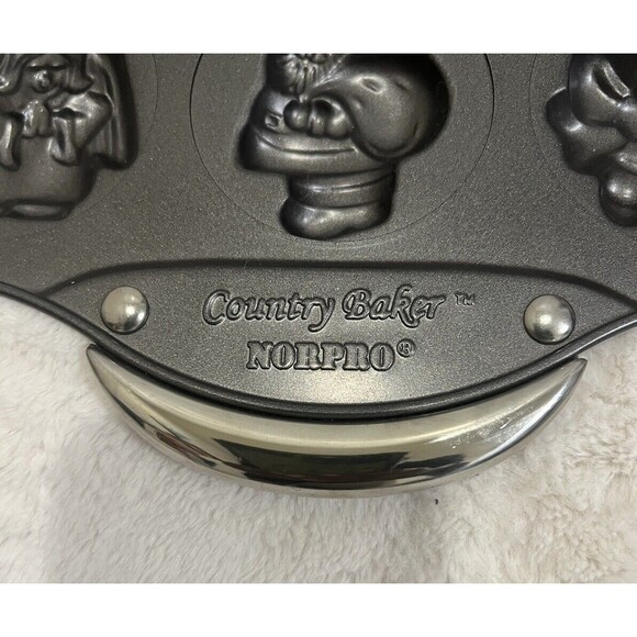 Norpro 12 Cavity Nonstick Christmas Cookie Cake Baking Candy Melting Sheet Pan - Picture 5 of 6